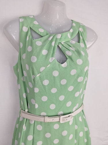 Second-Hand - Review Mint Spot Everyday Dress Size 10 - SwapUp