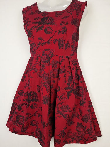 Second-Hand - Princess Highway Berry Fit & Flare Garden Dress Size 8 - SwapUp