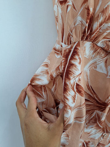 Second-Hand - Witchery Classic Peach Toned Summer Midi Dress Size 8 - SwapUp