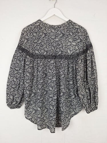 Second-Hand - Witchery Breezy Sleek Summer Blouse Size 8 - SwapUp