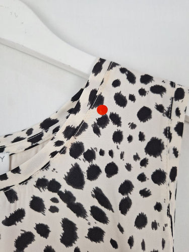 Second-Hand - Witchery Light Weight Animal Print Singlet Top Size S - SwapUp
