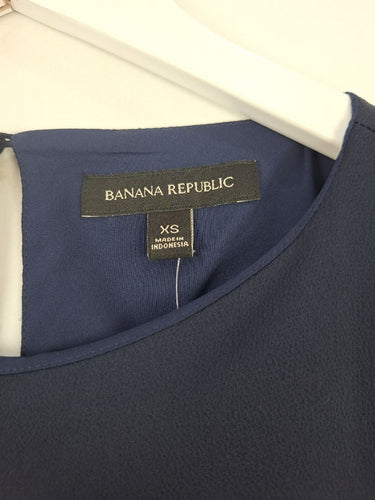 Second-Hand - Banana Republic Navy Layered Laser Cut Tank Top Size XS - SwapUp