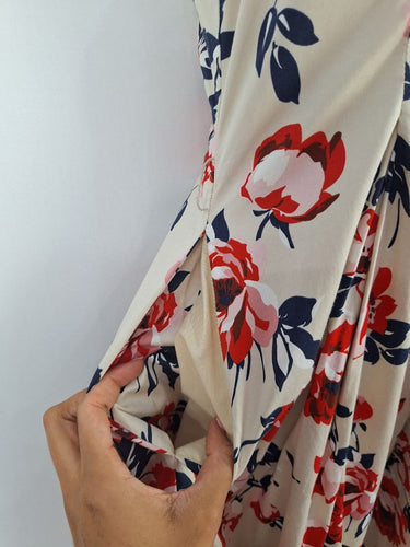 Second-Hand - Cue Beige Sweet Feminine Flower Dress Size 8 - SwapUp