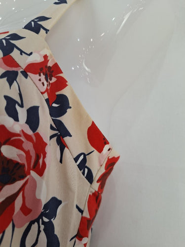 Second-Hand - Cue Beige Sweet Feminine Flower Dress Size 8 - SwapUp