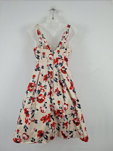 Second-Hand - Cue Beige Sweet Feminine Flower Dress Size 8 - SwapUp