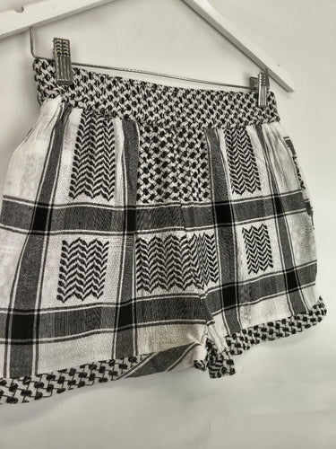 Second-Hand - Cecilie Copenhagen Classic B&W Cotton Shorts Size XS - SwapUp