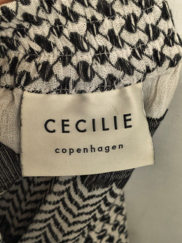 Second-Hand - Cecilie Copenhagen Classic B&W Cotton Shorts Size XS - SwapUp