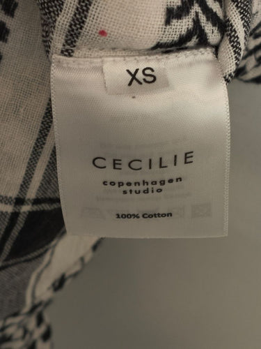 Second-Hand - Cecilie Copenhagen Classic B&W Cotton Shorts Size XS - SwapUp