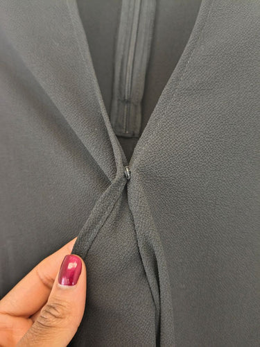 Second-Hand - Wayf Keyhole Cut Out Crepe Blouse Size XS - SwapUp