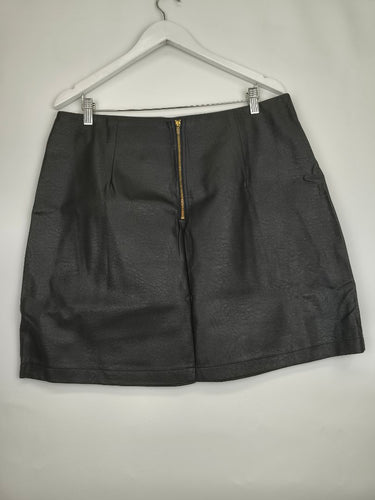 Second-Hand - Atmos & Here Elora Faux Leather Mini Skirt Size 18 - SwapUp
