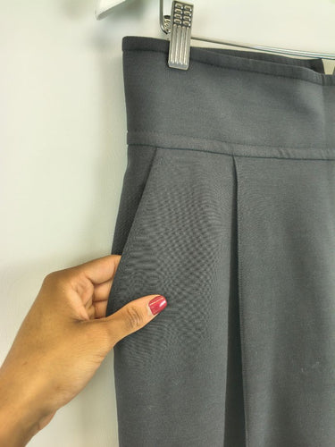 Second-Hand - XD Xenia Design Front Pleat Capri Pants Size 12 - SwapUp