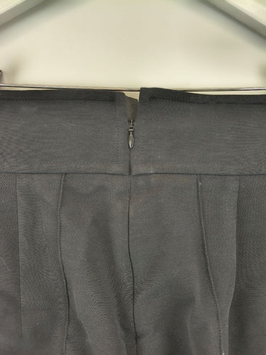 Second-Hand - XD Xenia Design Front Pleat Capri Pants Size 12 - SwapUp