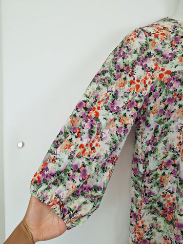 Second-Hand - Stockholm Atelier & Other Stories Whimsical Garden Flowy Top Size M - SwapUp