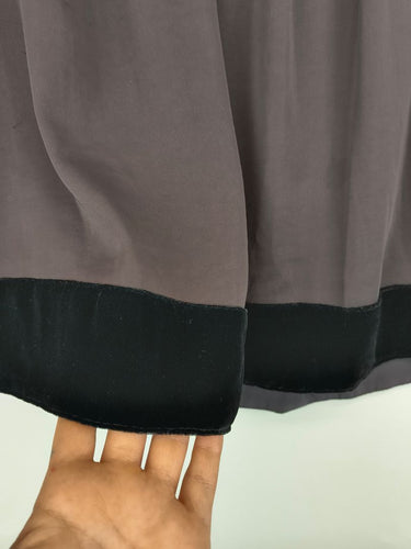 Second-Hand - Gap Chic Chocolate Velvet Edge Mini Skirt Size 10 - SwapUp