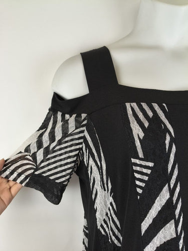Second-Hand - Taking Shape Stripy Off Shoulder Dress Size XXS - SwapUp