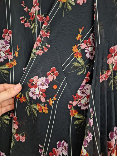 Second-Hand - Cue Bouquet Bell Sleeve Blouse Size 16 - SwapUp