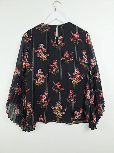 Second-Hand - Cue Bouquet Bell Sleeve Blouse Size 16 - SwapUp