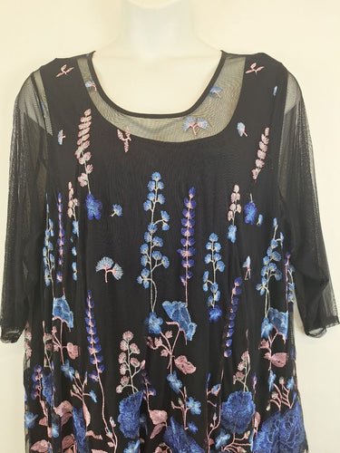 Second-Hand - Taking Shape Embroidered Floral Midi Dress Size 24 - SwapUp