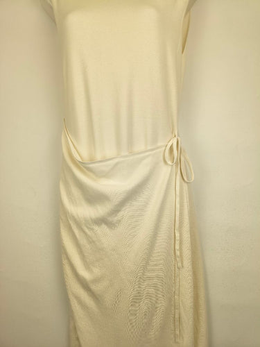 Second-Hand - Banana Republic Cream Knit Side Tie Maxi Dress Size M - SwapUp
