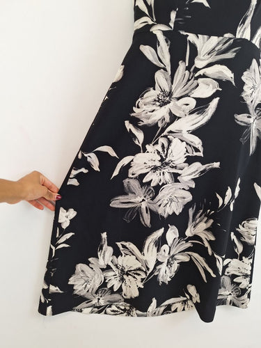 Second-Hand - Veronika Maine Split Shoulder Floral Midi Dress Size 8 - SwapUp