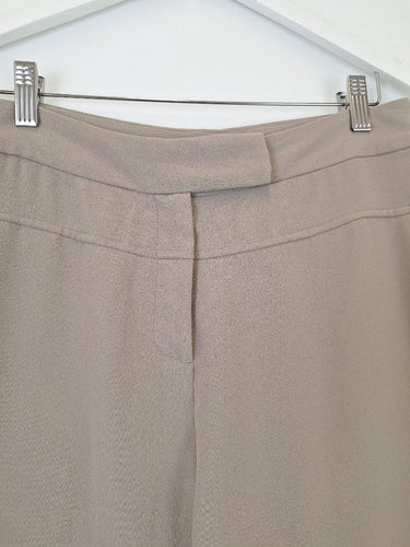 Second-Hand - Morrison Classic Beige Tapered Pants Size M - SwapUp