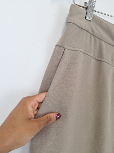Second-Hand - Morrison Classic Beige Tapered Pants Size M - SwapUp