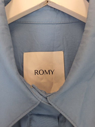 Second-Hand - ROMY Capri Blue Luxe Button Up Shirt Size M - SwapUp