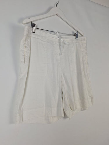 Second-Hand - Sportscraft White Essential Summer Shorts Size 18 - SwapUp