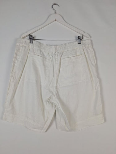 Second-Hand - Sportscraft White Essential Summer Shorts Size 18 - SwapUp