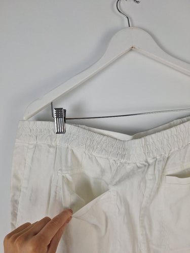 Second-Hand - Sportscraft White Essential Summer Shorts Size 18 - SwapUp