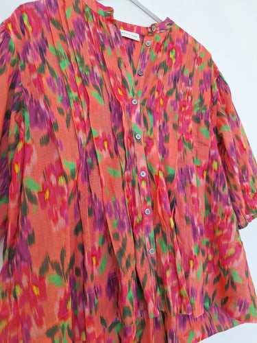 Second-Hand - Megan Park Soft Peachy Floral Blur Blouse Size S - SwapUp