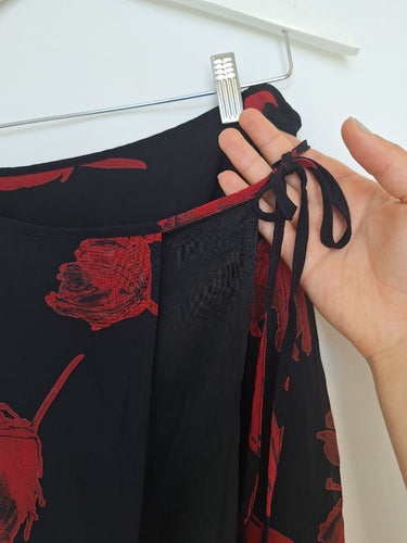 Second-Hand - Veronika Maine Dark Romance Layer Wrap Skirt Size 10 - SwapUp