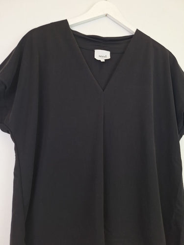 Second-Hand - Seed Capped Sleeve Elevated Basic Top Size XL - SwapUp