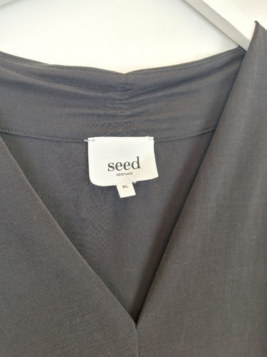 Second-Hand - Seed Capped Sleeve Elevated Basic Top Size XL - SwapUp