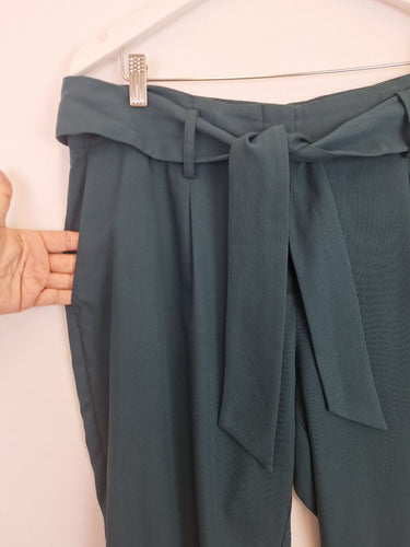 Second-Hand - Witchery Emerald Pleated Office Pants Size 16 - SwapUp