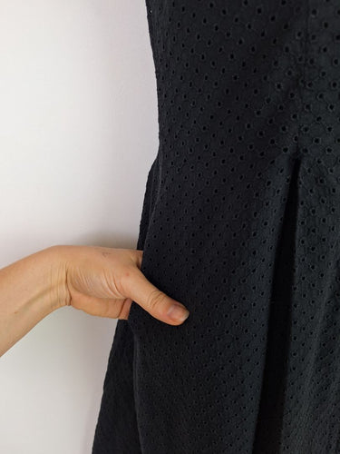 Second-Hand - Cue Sweet Broderie Off The Shoulder Mini Dress Size 6 - SwapUp