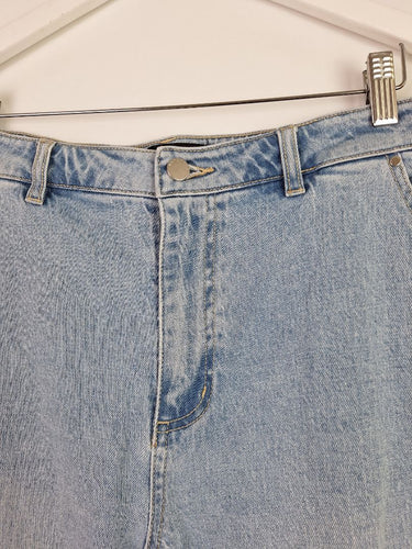 Second-Hand - Witchery Light Wash Pocket Jeans Size 12 - SwapUp