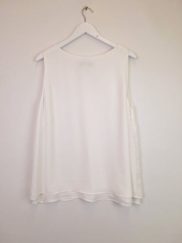 Second-Hand - Perri Cutten White Layered V Neck Tank Top Size L - SwapUp