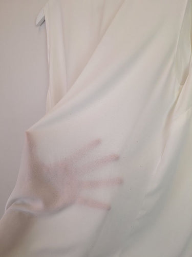 Second-Hand - Perri Cutten White Layered V Neck Tank Top Size L - SwapUp