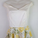 Second-Hand - Mulberry St Vintage Style Sweet Yellow Rose Dress Size 8 - SwapUp