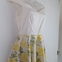 Second-Hand - Mulberry St Vintage Style Sweet Yellow Rose Dress Size 8 - SwapUp