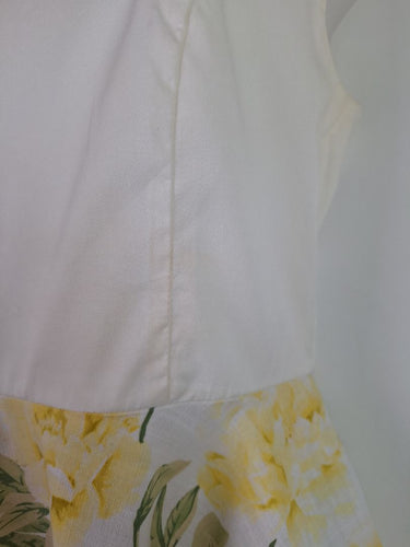 Second-Hand - Mulberry St Vintage Style Sweet Yellow Rose Dress Size 8 - SwapUp