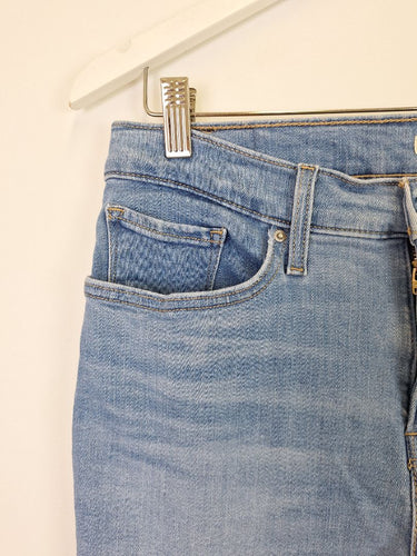Second-Hand - Levi's Light Blue Shaping Slim Jeans Size 12 - SwapUp