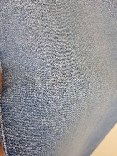 Second-Hand - Levi's Light Blue Shaping Slim Jeans Size 12 - SwapUp
