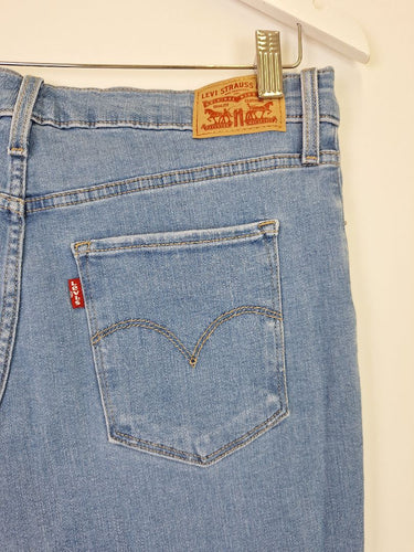Second-Hand - Levi's Light Blue Shaping Slim Jeans Size 12 - SwapUp