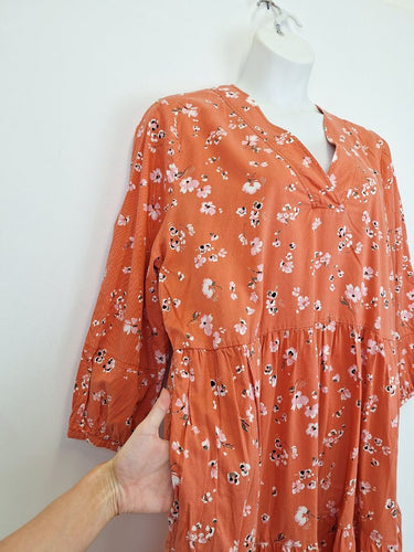 Second-Hand - Commonry Peach Petal Tiered Dress Size 18 - SwapUp