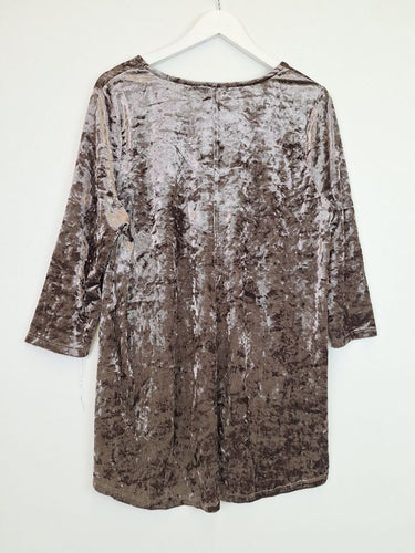 Second-Hand - Sara Mauve Crushed Velvet Witchy Luxe Top Size 16 - SwapUp