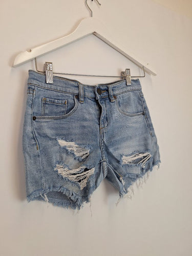 Second-Hand - BLANKNYC Distressed Summer Mini Shorts Size 6 - SwapUp