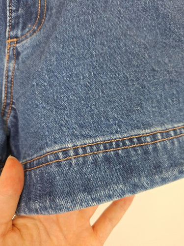 Second-Hand - Witchery V Stitch Mini Shorts Size 4 - SwapUp