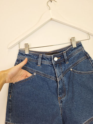 Second-Hand - Witchery V Stitch Mini Shorts Size 4 - SwapUp